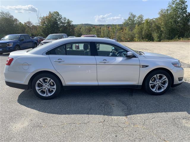 2018 Ford Taurus SEL
