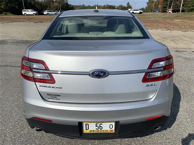 2018 Ford Taurus SEL