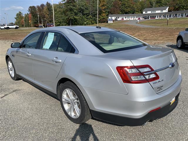 2018 Ford Taurus SEL