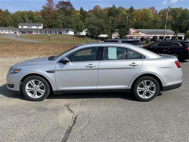 2018 Ford Taurus SEL