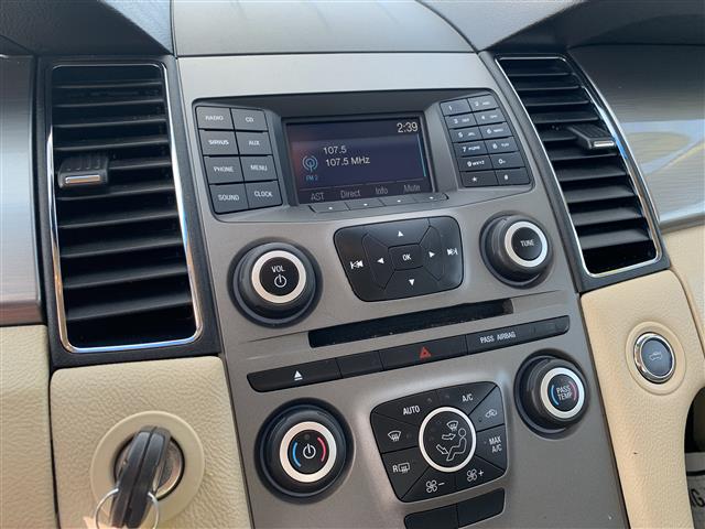 2018 Ford Taurus SEL