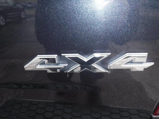 2019 Ram 1500 Classic SLT Crew Cab 4x4 6'4" Box
