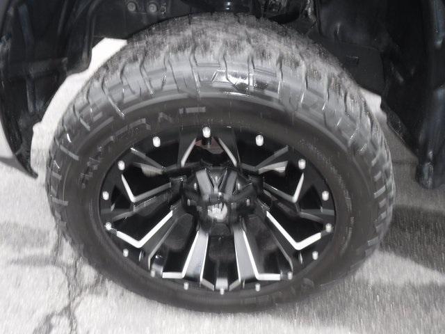 2019 Ram 1500 Classic SLT Crew Cab 4x4 6'4" Box