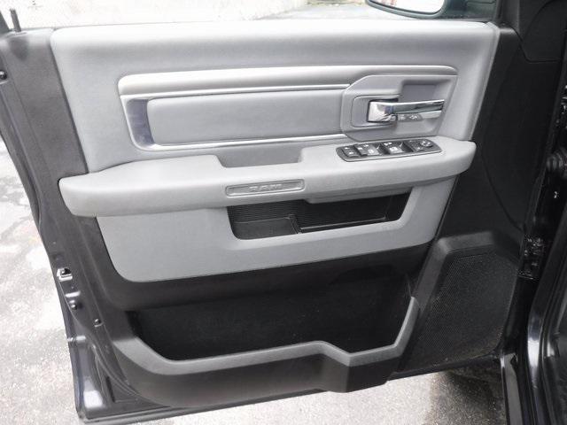2019 Ram 1500 Classic SLT Crew Cab 4x4 6'4" Box