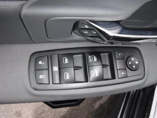 2019 Ram 1500 Classic SLT Crew Cab 4x4 6'4" Box