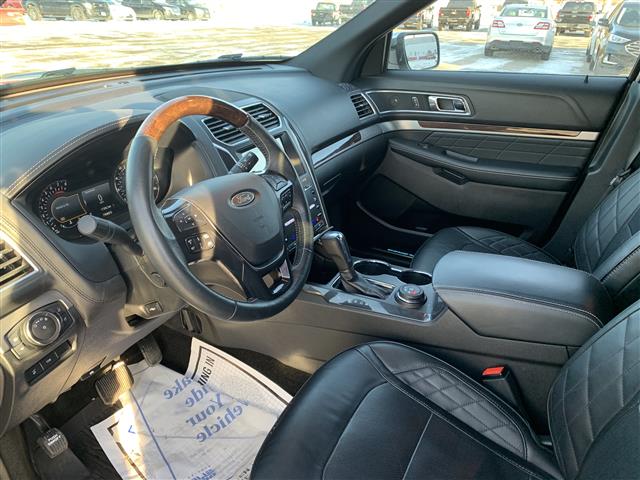 2017 Ford Explorer Platinum