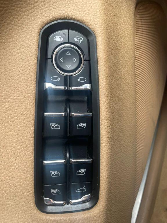 2012 Porsche Panamera 4