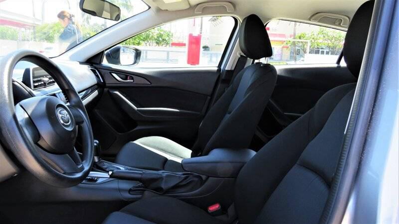 2015 Mazda Mazda3 i SV