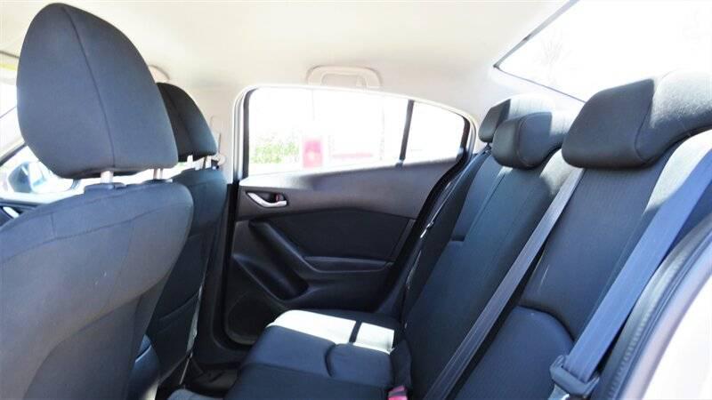 2015 Mazda Mazda3 i SV