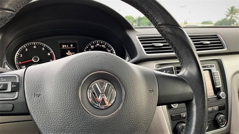2015 Volkswagen Passat 1.8T Limited Edition