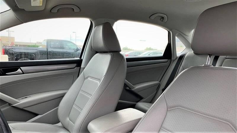 2015 Volkswagen Passat 1.8T Limited Edition
