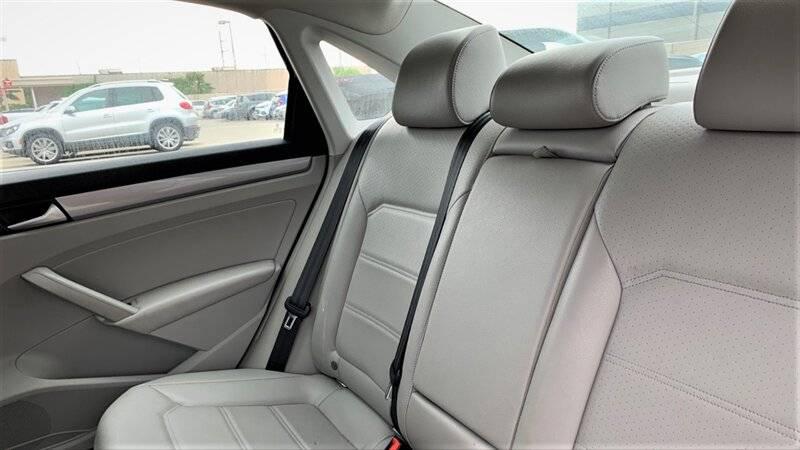 2015 Volkswagen Passat 1.8T Limited Edition