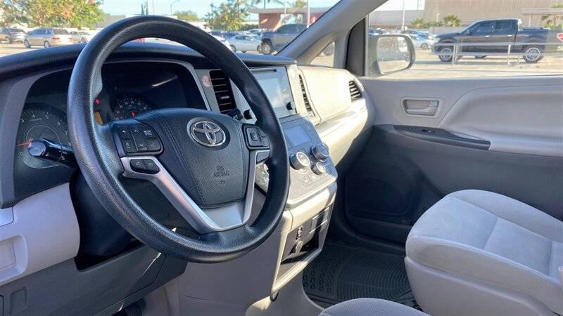2016 Toyota Sienna L 7 Passenger