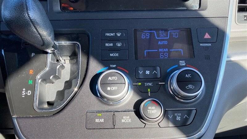 2016 Toyota Sienna L 7 Passenger