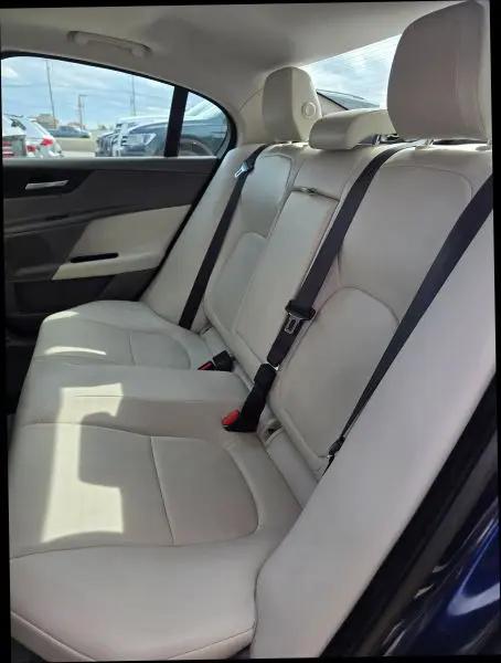2017 Jaguar XE 25t