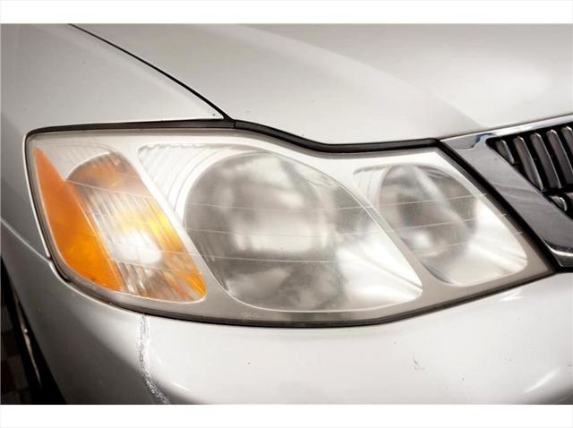 2000 Toyota Avalon XL Sedan 4D