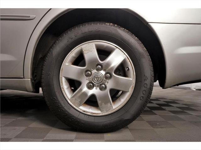 2000 Toyota Avalon XL Sedan 4D