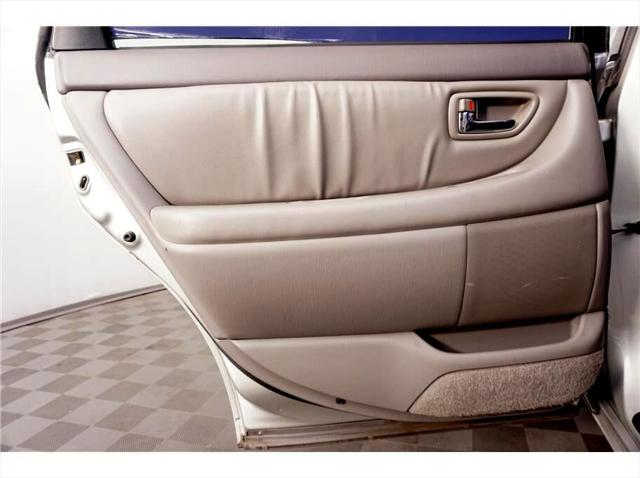 2000 Toyota Avalon XL Sedan 4D