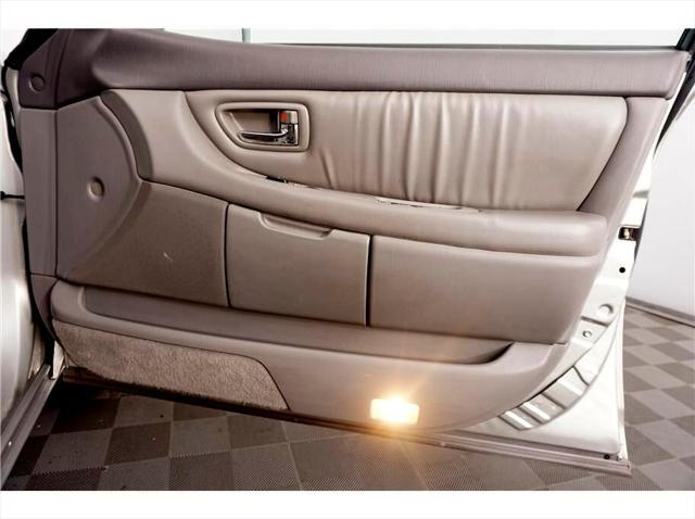 2000 Toyota Avalon XL Sedan 4D