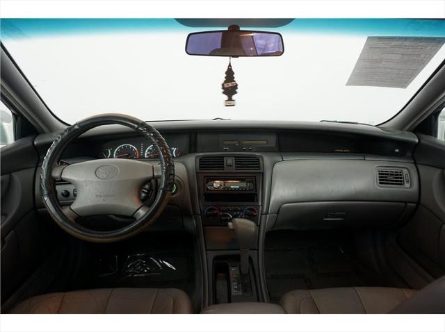 2000 Toyota Avalon XL Sedan 4D