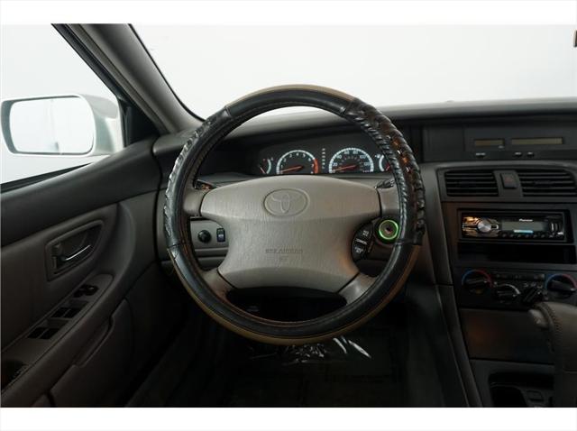 2000 Toyota Avalon XL Sedan 4D