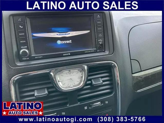2016 Chrysler Town & Country Touring