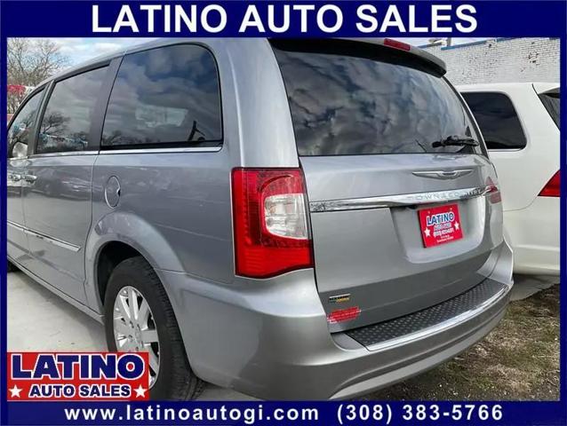 2016 Chrysler Town & Country Touring