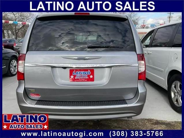 2016 Chrysler Town & Country Touring