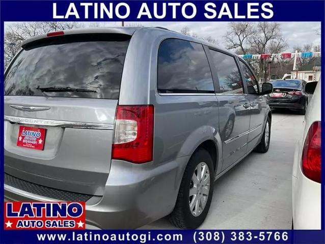 2016 Chrysler Town & Country Touring