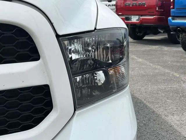 2017 Ram 1500 Express Crew Cab 4x2 57 Box