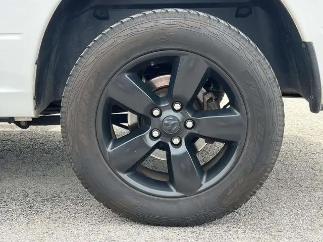 2017 Ram 1500 Express Crew Cab 4x2 57 Box