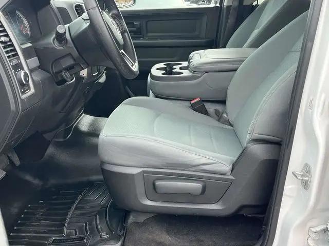 2017 Ram 1500 Express Crew Cab 4x2 57 Box