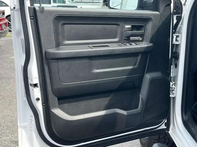 2017 Ram 1500 Express Crew Cab 4x2 57 Box