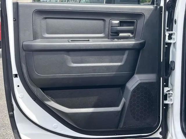 2017 Ram 1500 Express Crew Cab 4x2 57 Box
