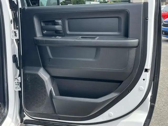 2017 Ram 1500 Express Crew Cab 4x2 57 Box