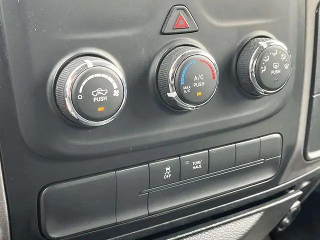 2017 Ram 1500 Express Crew Cab 4x2 57 Box
