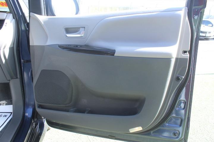 2019 Toyota Sienna XLE 8 Passenger