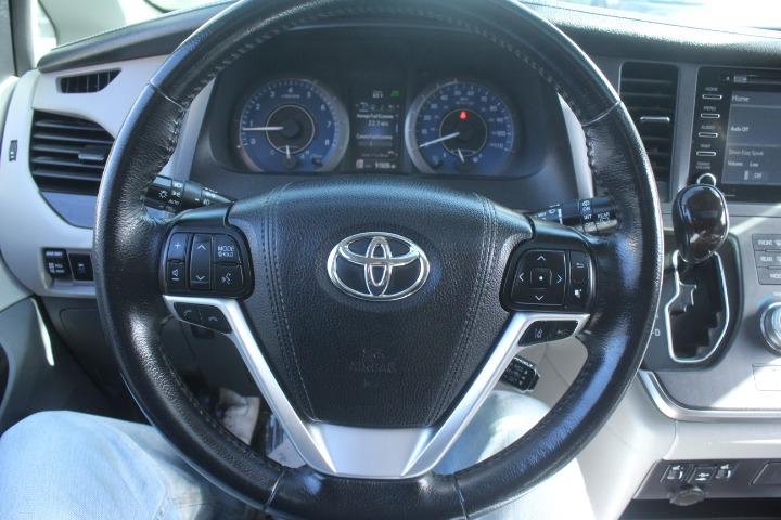 2019 Toyota Sienna XLE 8 Passenger