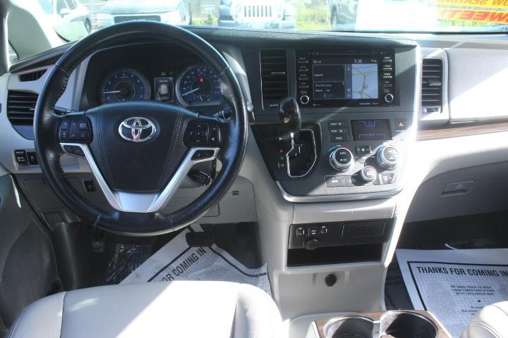 2019 Toyota Sienna XLE 8 Passenger