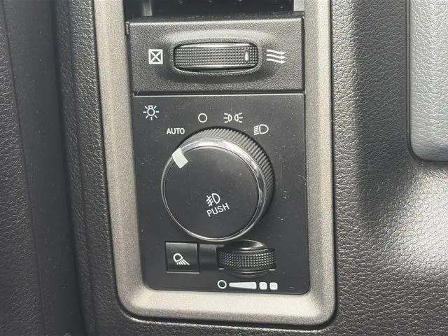 2018 Ram 1500 Express Crew Cab 4x4 5'7" Box