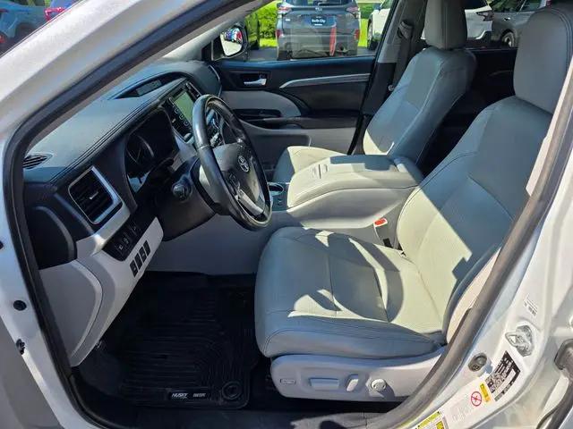 2017 Toyota Highlander Limited