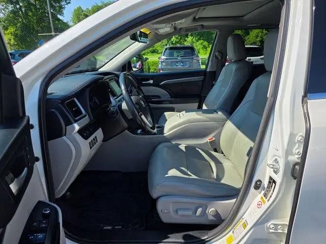 2017 Toyota Highlander Limited