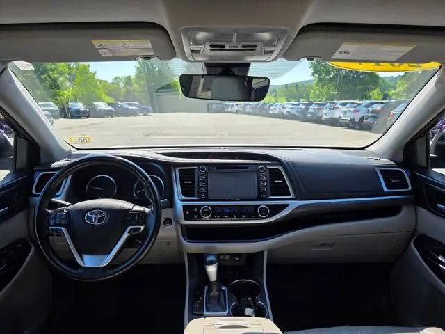 2017 Toyota Highlander Limited