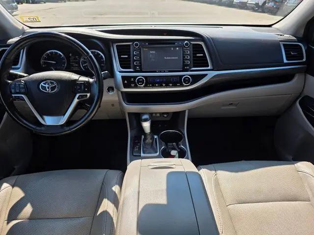 2017 Toyota Highlander Limited