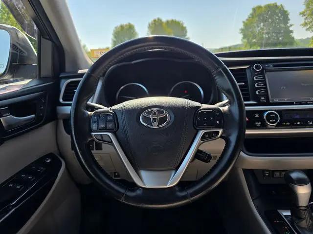 2017 Toyota Highlander Limited