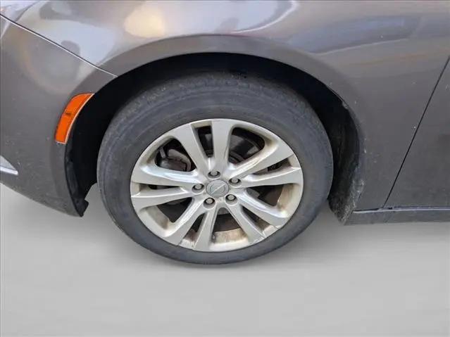 2016 Chrysler 200 Limited