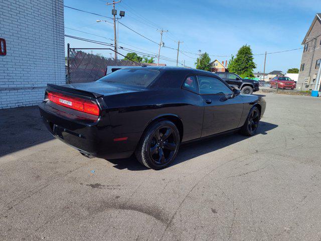 2014 Dodge Challenger SXT Plus