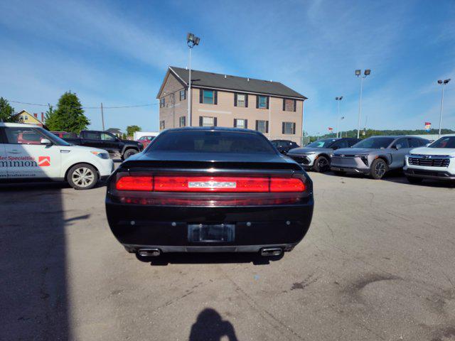2014 Dodge Challenger SXT Plus