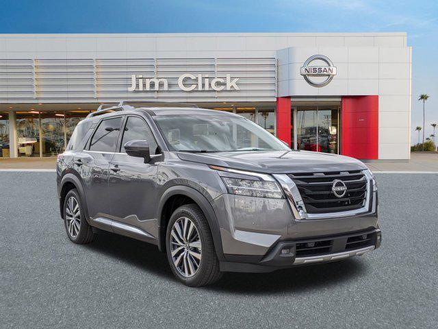 2022 Nissan Pathfinder Platinum's photo