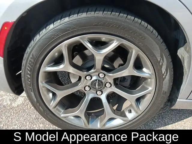 2018 Chrysler 300 300S
